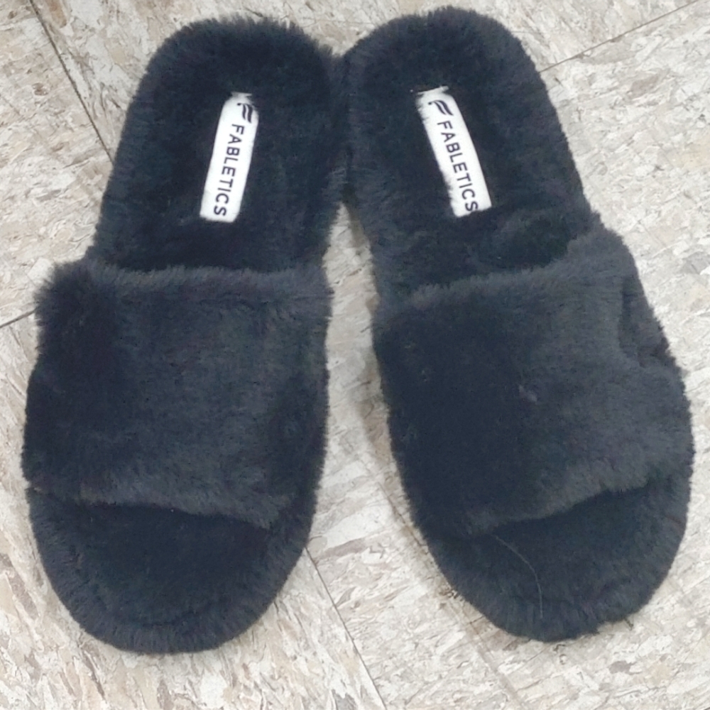 Fabletics Fuzzy Wuzzy Slippers Size Xl - image 3